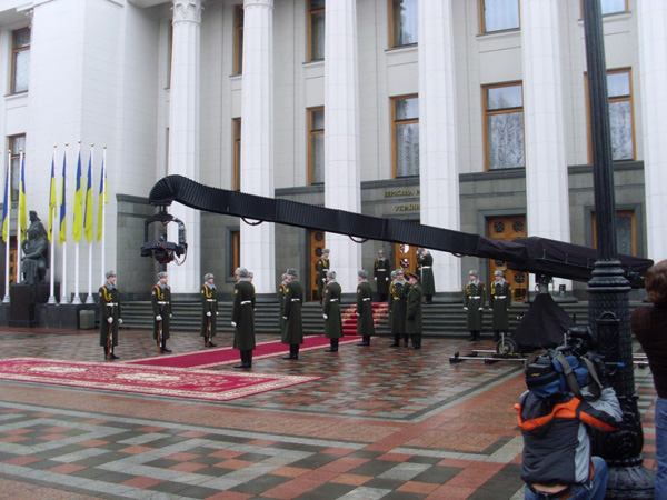 Верховная Рада в ожидании. Фото: Сергей Лисовский