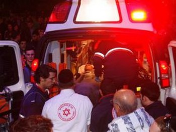 Хэзи в машине скорой помощи. Фото: Яира Ясмин (Epoch Times Israel)