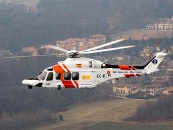 Вертолет морских спасателей Испании. Фото с lenta.ru