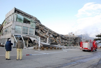 Число жертв землетрясения и цунами в Японии превысило 9 тысяч человек. Фото с сайта epochtimes.com