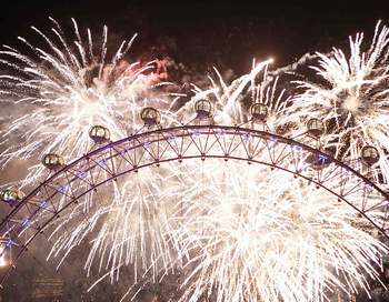 Мир празднует Новый год. Фейерверк в Лондоне. Фото: Peter Macdiarmid/Getty Images