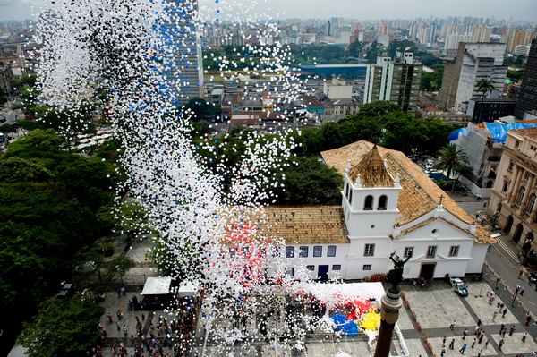 Мир празднует Новый год. Новый год в Бразилии. Фото: NELSON ALMEIDA/AFP/Getty Images