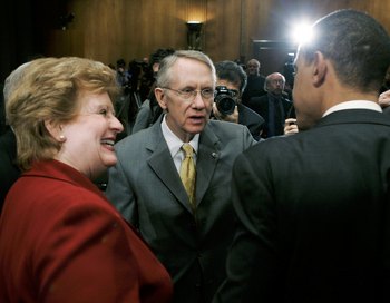 Сенатор США Гарри Рид принес извинения Бараке Обаме. Фото:  Mark Wilson/Getty Images