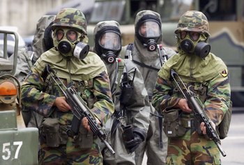 Исследователи утверждают: Французские власти преднамеренно подвергали солдат воздействию радиации