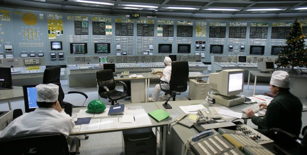 Литовские власти закроют за час до полуночи 31 декабря атомную электростанцию в Висагинасе. Фото: PETRAS MALUKAS/AFP/Getty Images