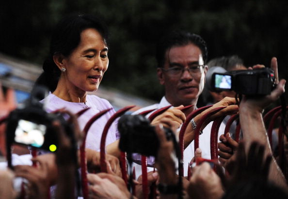 Аун Сан Су Чжи - лидер оппозиции в Мьянме - вышла на свободу