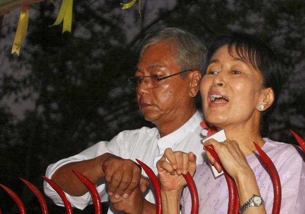 Аун Сан Су Чжи - лидер оппозиции в Мьянме - вышла на свободу