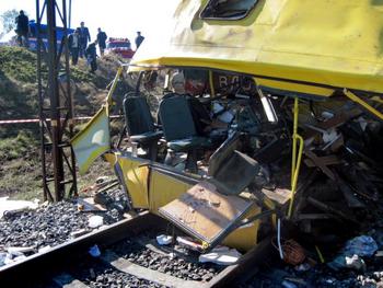 Автокатастрофа в Марганце. Все пострадавшие при столкновении автобуса с локомотивом перевезены в больницу Днепропетровска