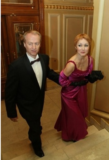 Александр Зинченко с супругой. Фото с сайта vip.glavred.info