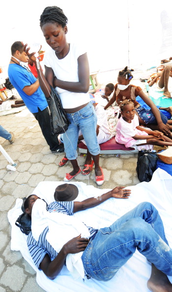 Эпидемия на Гаити унесла жизни 220 человек