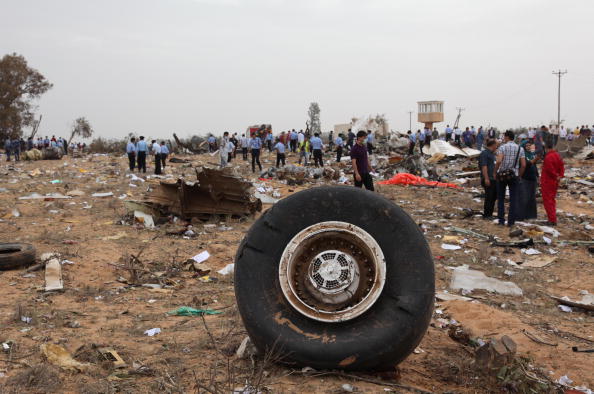 В Триполи столице Ливии разбился пассажирский самолет: 104 человека погибли, выжил восьмилетний мальчик. Фоторепортаж