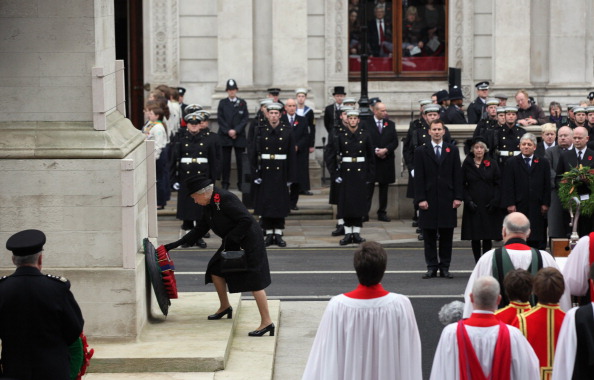 Королева Елизавета II приняла участие в поминальной службе в Лондоне