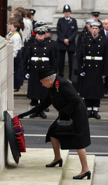 Королева Елизавета II приняла участие в поминальной службе в Лондоне