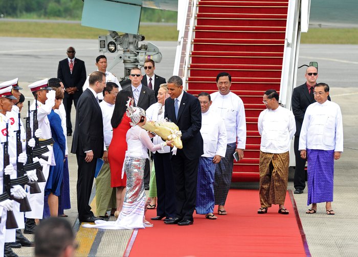 В Мьянму впервые в истории прибыл президент США