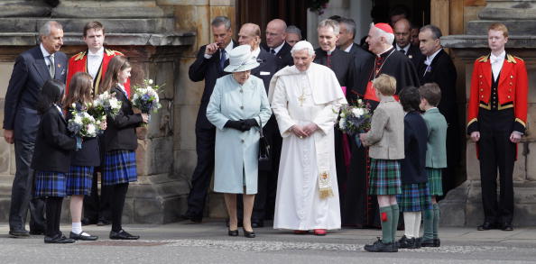 Папа Римский в Британии встретился  с королевой Елизаветой II