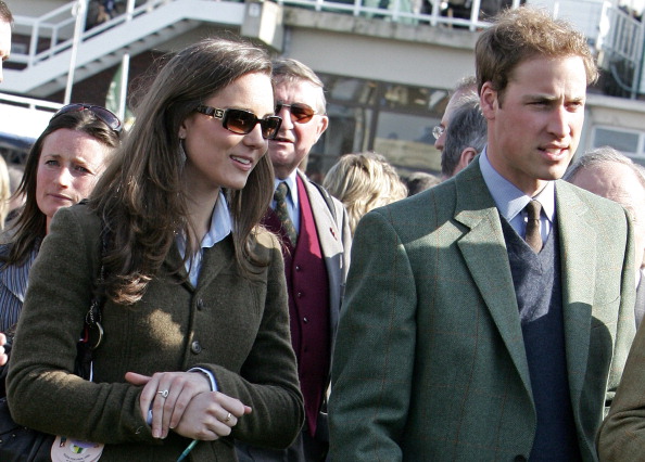 Принц Уильям женится на Кейт Миддлтон в 2011 году