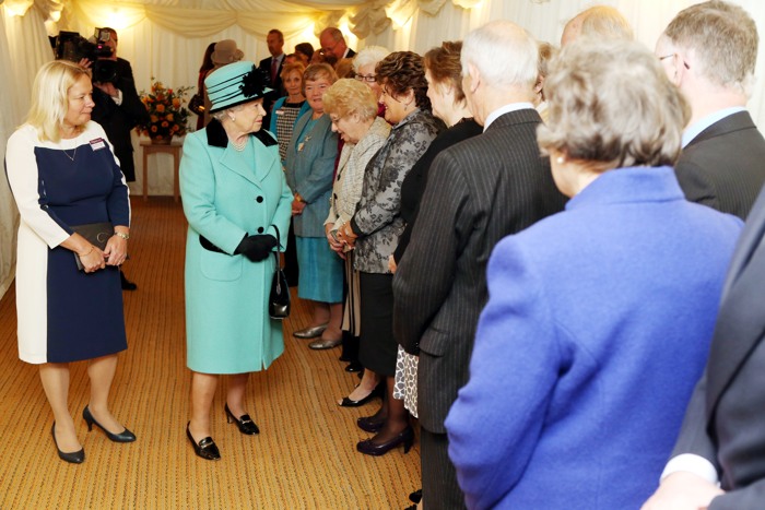 Королева Елизавета II в Виндзоре посетила хоспис Thames Hospicecare