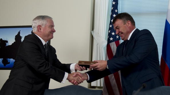 Министры обороны России и США подписали договор о военном сотрудничестве