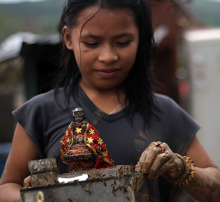 Фоторепортаж о последствиях тайфуна Bopha на Филиппинах