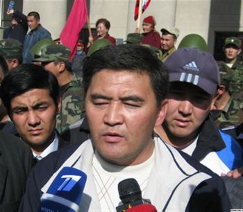 Партия "Ата-Журт" лидирует на парламентских выборах в Киргизии
