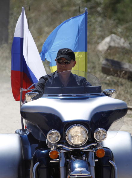 На байк-шоу под Севастополем Владимир Путин прибыл на трайке