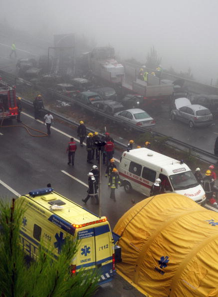 В ДТП в Португалии столкнулись 46 машин:  5 человек погибли, 72 пострадали. Фоторепортаж. Фото: PAULO RAMOS/AFP/Getty Images