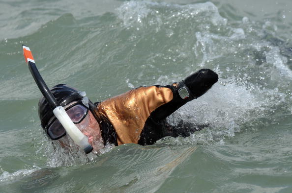 Пролив Ла-Манш французский инвалид-спортсмен переплыл всего за 14 часов