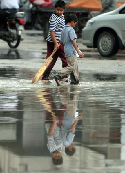 Наводнения в Пакистане стали причиной многочисленных жертв. Фоторепортаж