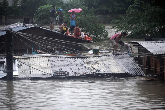 Тайфун «Саола» бушует на Филиппинах
