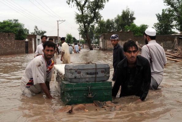 Наводнения в Пакистане унесли жизни более 1100 человек. Фоторепортаж