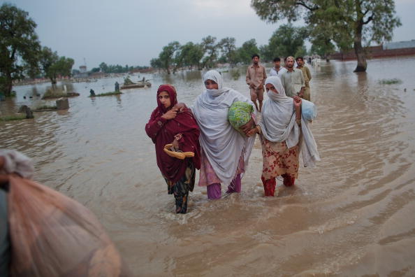 Наводнения в Пакистане приносят новые жертвы. Фоторепортаж