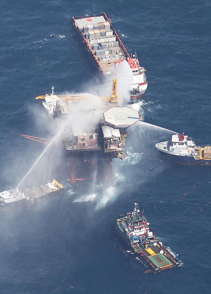 Взрыв нефтяной платформы в Мексиканском заливе подтверждает опасность добычи нефти в море