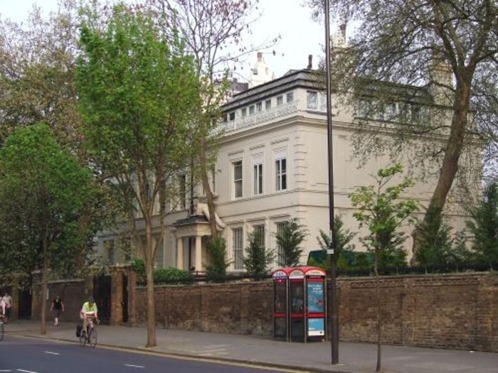 В Лондоне неизвестные напали на российское консульство . Фото:  rusemb.org.uk