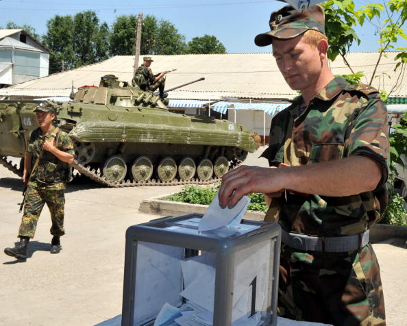 Референдум в Киргизии: в соответствии с новой Конституцией вся полнота власти переходит к парламенту