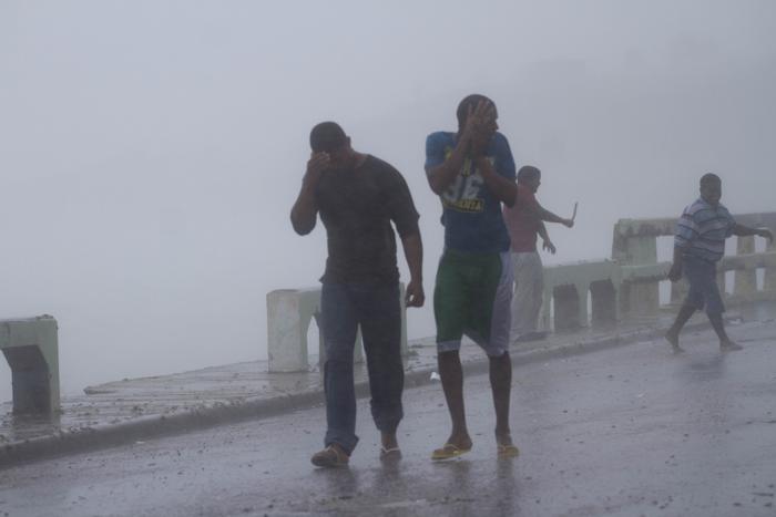 Тропический шторм Isaac  накрыл Доминиканскую республику и Гаити
