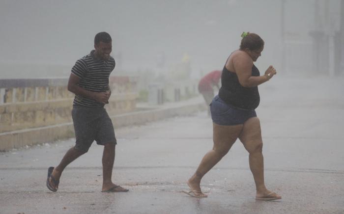 Тропический шторм Isaac  накрыл Доминиканскую республику и Гаити