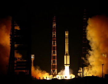 Ракета-носитель "Протон-М" с тремя спутниками ГЛОНАСС была запущена с космодрома Байконур