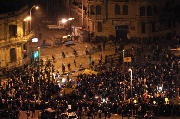 Беспорядки в Каире привели к гибели троих и ранению сотни  людей. Фоторепортаж. Фото: John Moore, Chris Hondros, Peter Macdiarmid/Getty Images