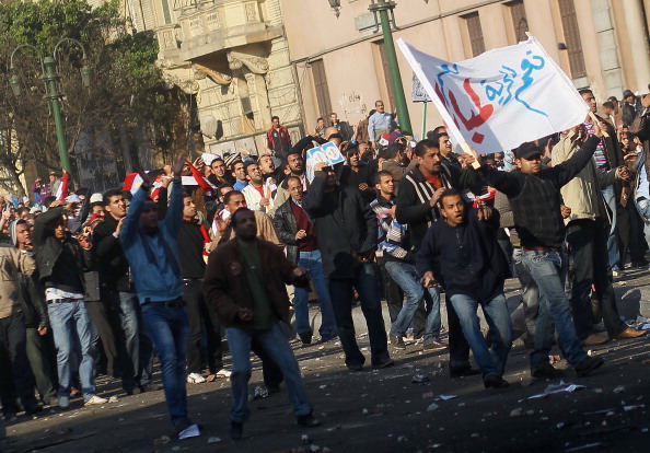 Беспорядки в Каире привели к гибели троих и ранению сотни  людей. Фоторепортаж. Фото: John Moore, Chris Hondros, Peter Macdiarmid/Getty Images