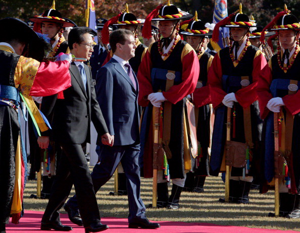 Дмитрий Медведев прибыл в Республику Корея с официальным визитом