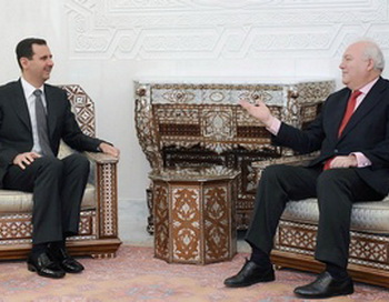 Президент Сирии Башар Эль Асад на встрече с министром иностранных дел Мигелем Мортинс в Дамаске. Фото с сайта epochtimes.co.il 
