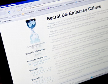 Викилеакс, официальный сайт США,  опубликовал новую серию секретных документов. Фото: NICHOLAS KAMM/AFP/Getty Images