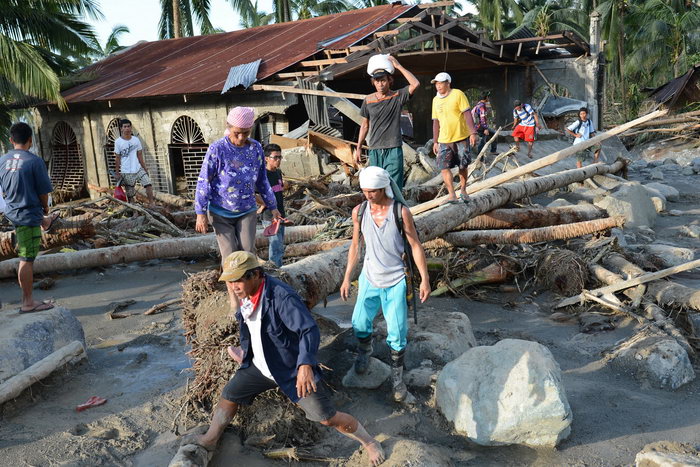 Последствия тайфуна Bopha: не менее 270 человек погибло, 120 000 пострадало