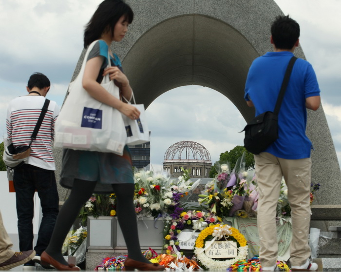 Годовщина бомбардировки Хиросимы: в церемонии поминовения принял участие внук Гарри Трумэна