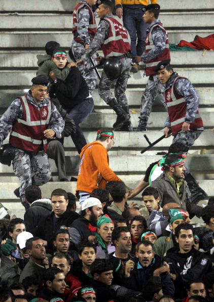 В Иордании на стадионе во время давки пострадали 250 болельщиков