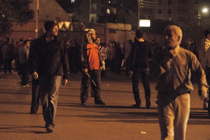 Более 200 человек пострадали в столкновениях  у президентского дворца в Египте