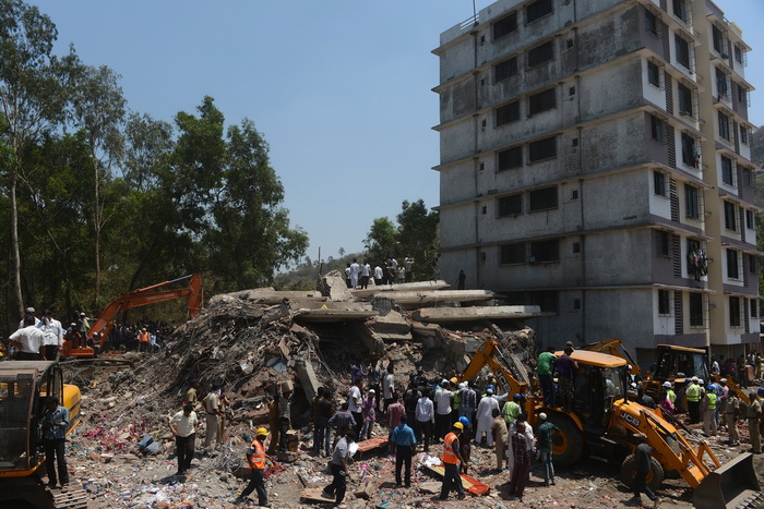 Более 70 человек погибли при обрушении здания в Индии. Фото: PUNIT PARANJPE/AFP/Getty Images