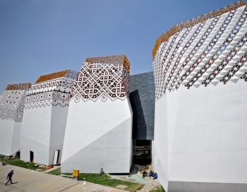 На Выставке «Экспо 2010» российский павильон в первый день посетили более 20 тысяч человек