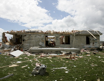 Ураганы на Среднем Западе США унесли жизни 5 человек