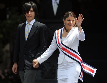 Женщина-президент Коста-Рики вступила в должность
